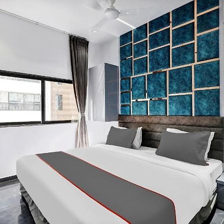 Hotel The Lowell Surat Exterior photo